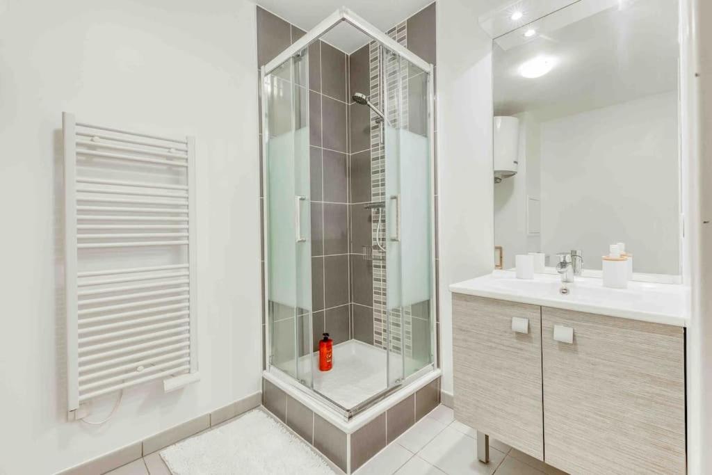 Appartement Moderne, Metro 7, Parking Et Jardin Villejuif Exterior foto
